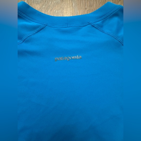 Patagonia Bright blue men’s long sleeve base layer, wicking‎ shirt, size M - Picture 2 of 10